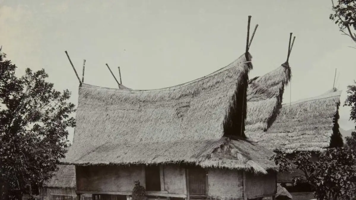Rumah Adat Suku Sunda (Wikipedia)