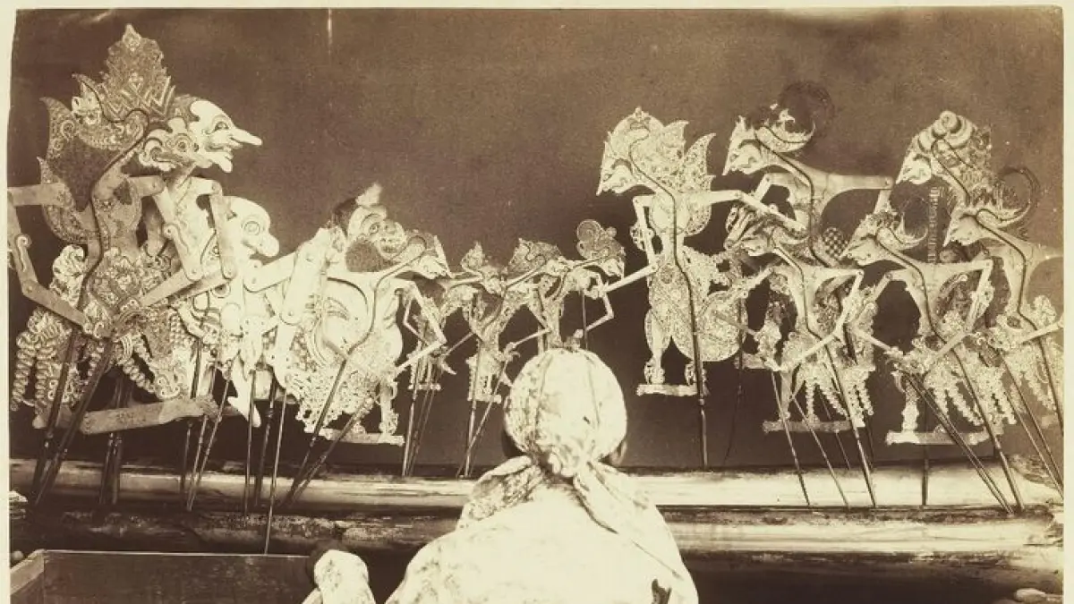 Pertunjukan wayang kulit budaya Jawa (Pinterest)