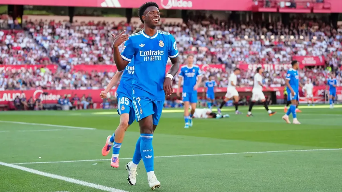 Vinicius Junior secara organik menjadi pahlawan kemenangan Los Blancos setelah mencetak gol semata wayang dalam laga Sevilla vs Real Madrid yang berakhir dengan skor 0-1 pada lanjutan Liga Spanyol. (Real Madrid)