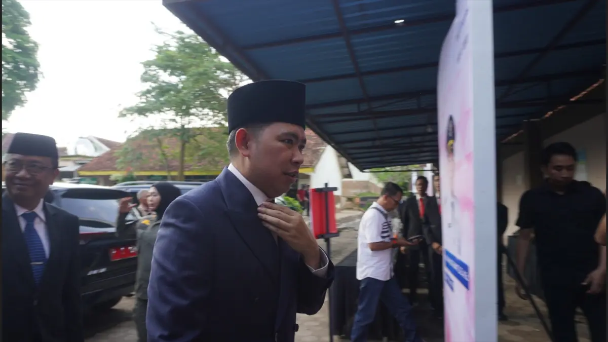 Bupati Jember, Muhammad Fawat saat mengahdiri giat di SMPN 7 Jember, pekan lalu (23/5) (Maulana.Halo Jember)