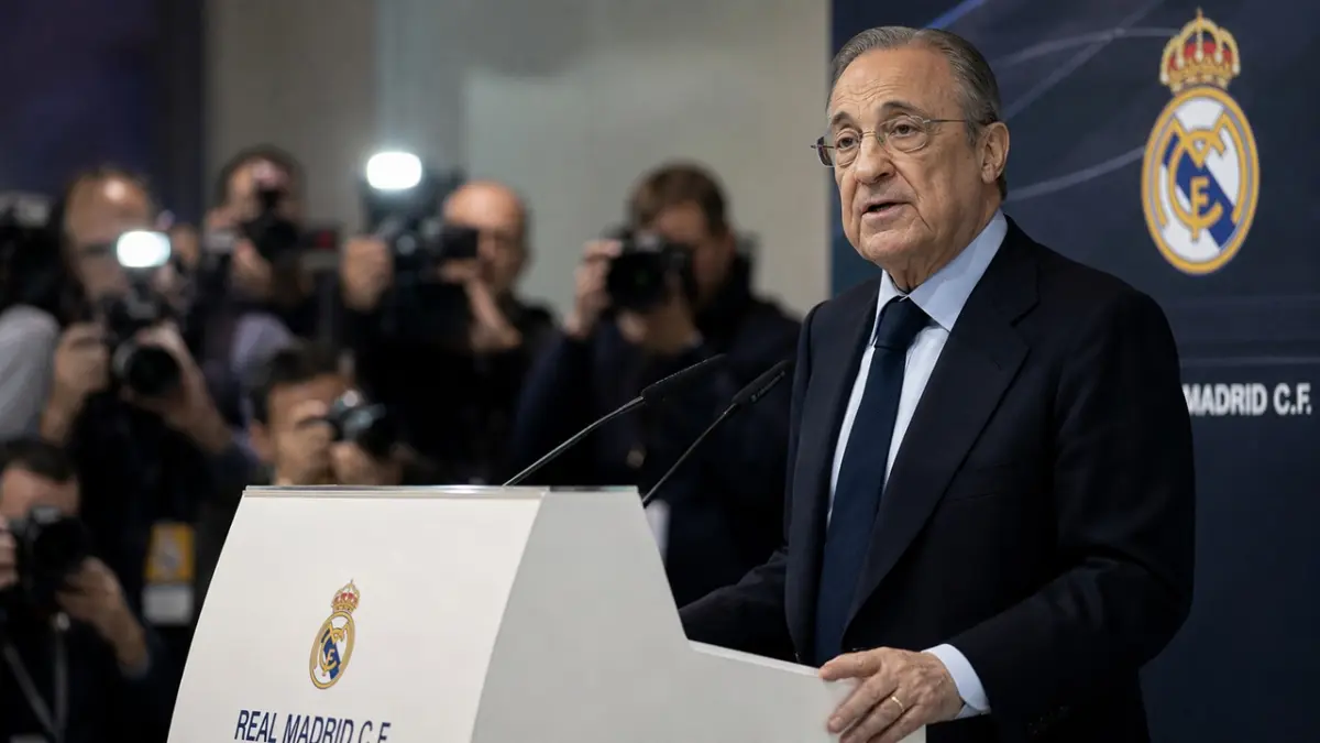 Pengakuan mengejutkan dari Florentino Perez yang tak menampik Jose Mourinho masuk daftar kuat pelatih Real Madrid mengindikasikan draf kembalinya sang manajer legendaris ke kursi kepelatihan Santiago Bernabeu. (ai/rifki/halojember)