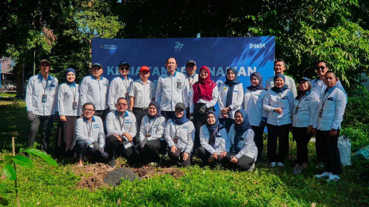 PNM melakukan penanaman 29.000 pohon di 58 cabang PNM, di seluruh Indonesia termasuk di Jember. (PT PNM)