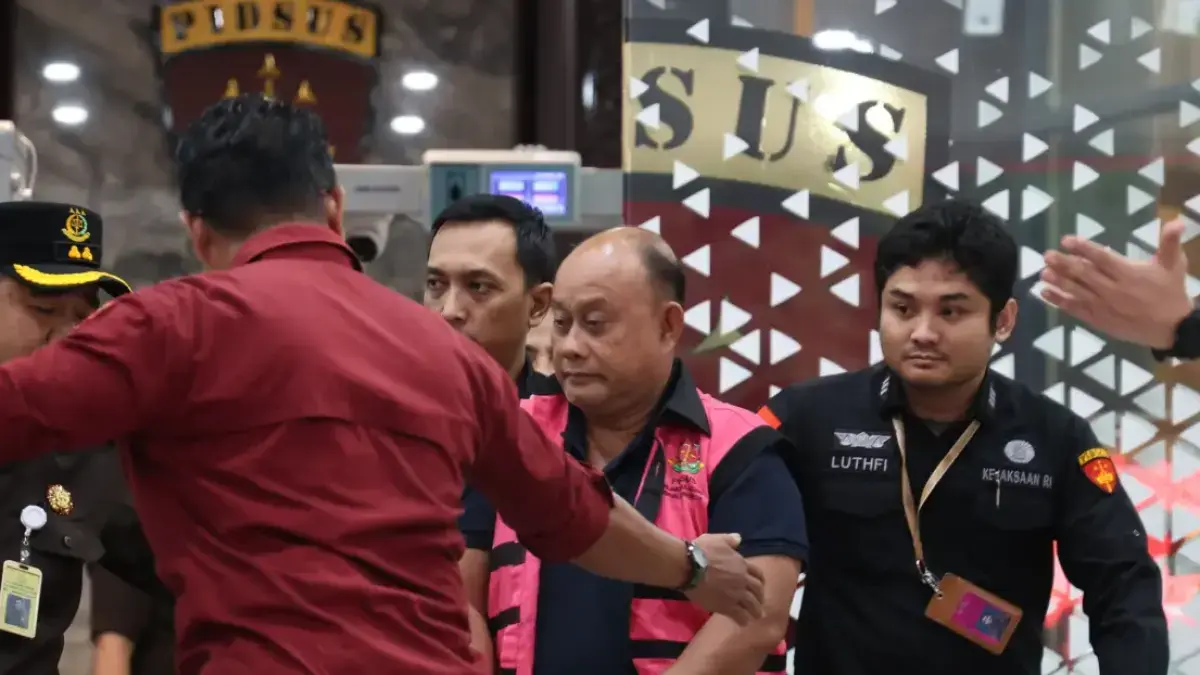 Mantan kepala BGN Dadan Hindayana ditahan Kejaksaan Agung, Jakarta, Rabu (3/6/2026), dia diduga korupsi jual titik SPPG. (Dery Ridwansah/JawaPos.com)