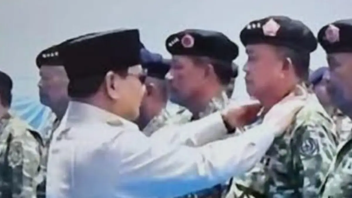 Presiden Prabowo Subianto Anugerahkan Pangkat Letnan Jenderal TNI Kehormatan Kepada Lodewyk Pusung(Manadopost)