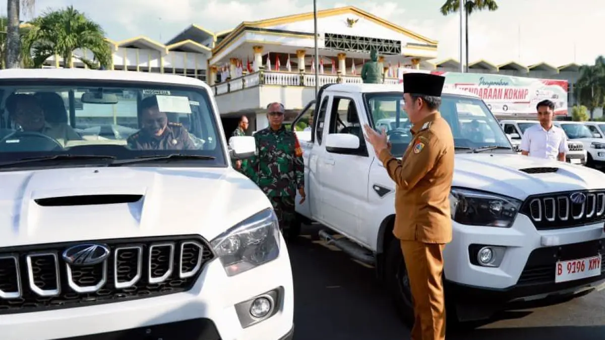 Bupati Jember Muhammad Fawait (Gus Fawait) dalam acara penyerahan kendaraan KDKMP di Jember. (Pemkab Jember)