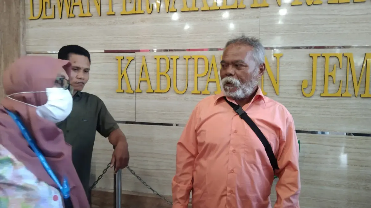  Ketua Serikat Tani Independen (Sekti) Amiruddin menyampaikan dua aspirasi ke DPRD Jember. Pertama tentang Reformasi Agraria. Kedua tentang perbatasan Jember-Banyuwangi.