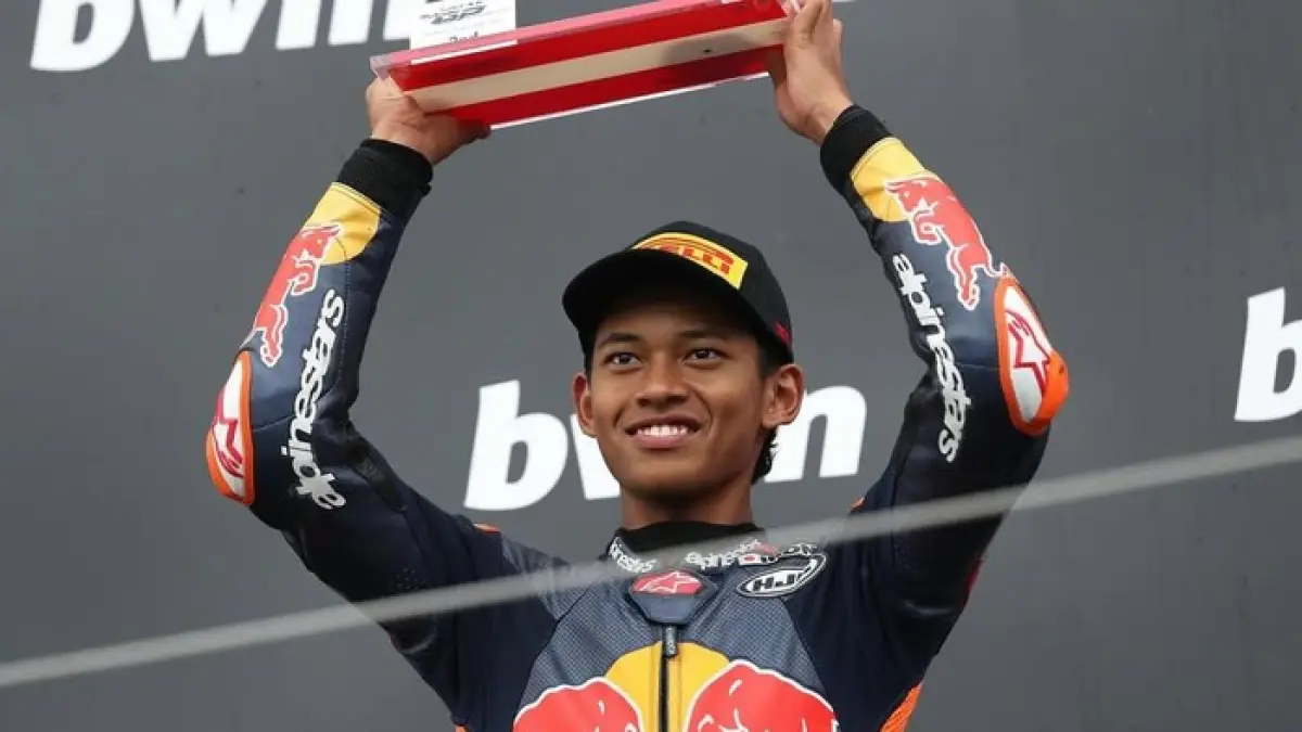 Veda Ega Pratama Peringkat 3 Besar Klasemen Dunia Moto3 2026. (Foto: Instagram @veda_54)