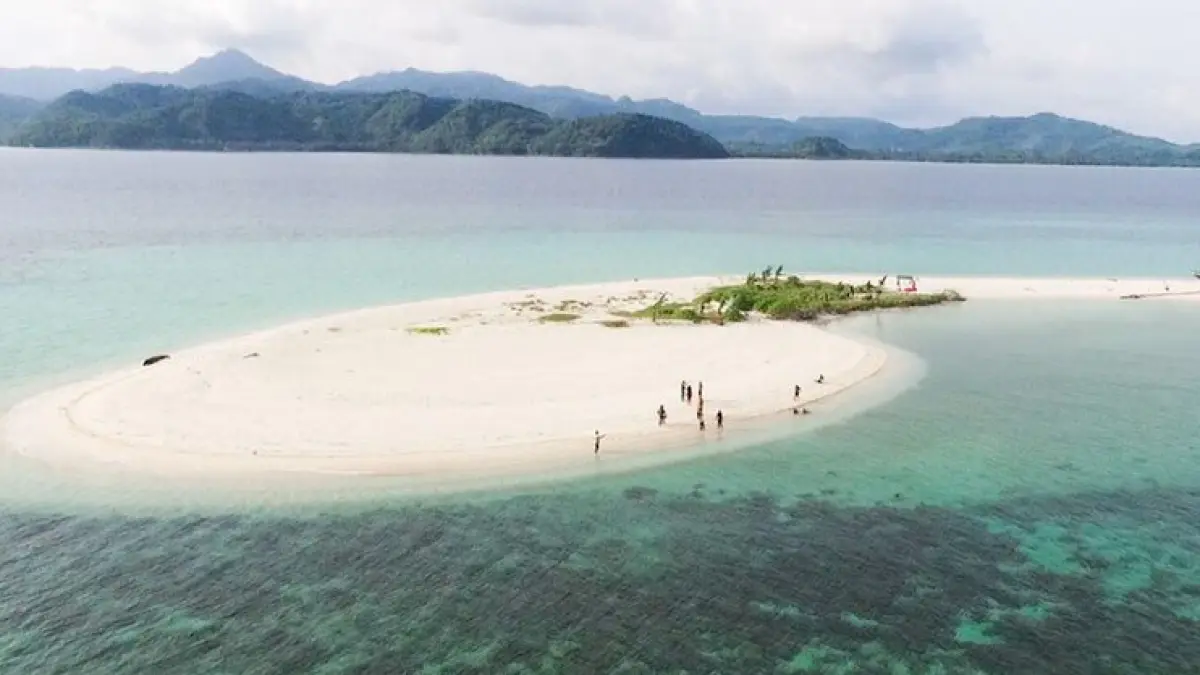 Pulau Noko Selayar (Wikipedia)