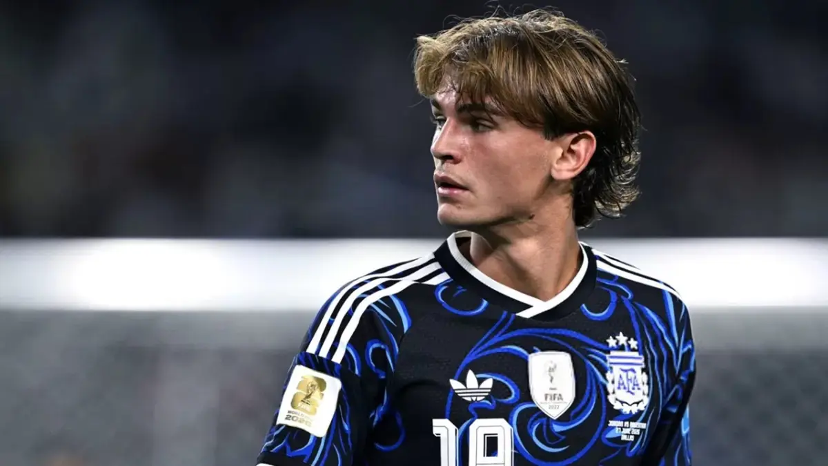 Ulasan mendalam seputar bursa transfer setelah muncul rilis berkala mengenai Nico Paz tolak pulang ke Real Madrid dan bertahan di klub milik orang indonesia guna mempermudah perencanaan tontonan olahraga harian konsumen pekan ini. (x/@MysteriousNaif_)