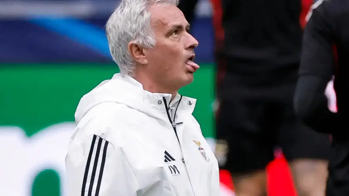 Ulasan mendalam seputar tantangan manajer setelah muncul rilis berkala mengenai kelumpuhan parsial skuad dalam revolusi Mourinho di Real Madrid guna mempermudah perencanaan tontonan olahraga harian konsumen pekan ini. (AFP)