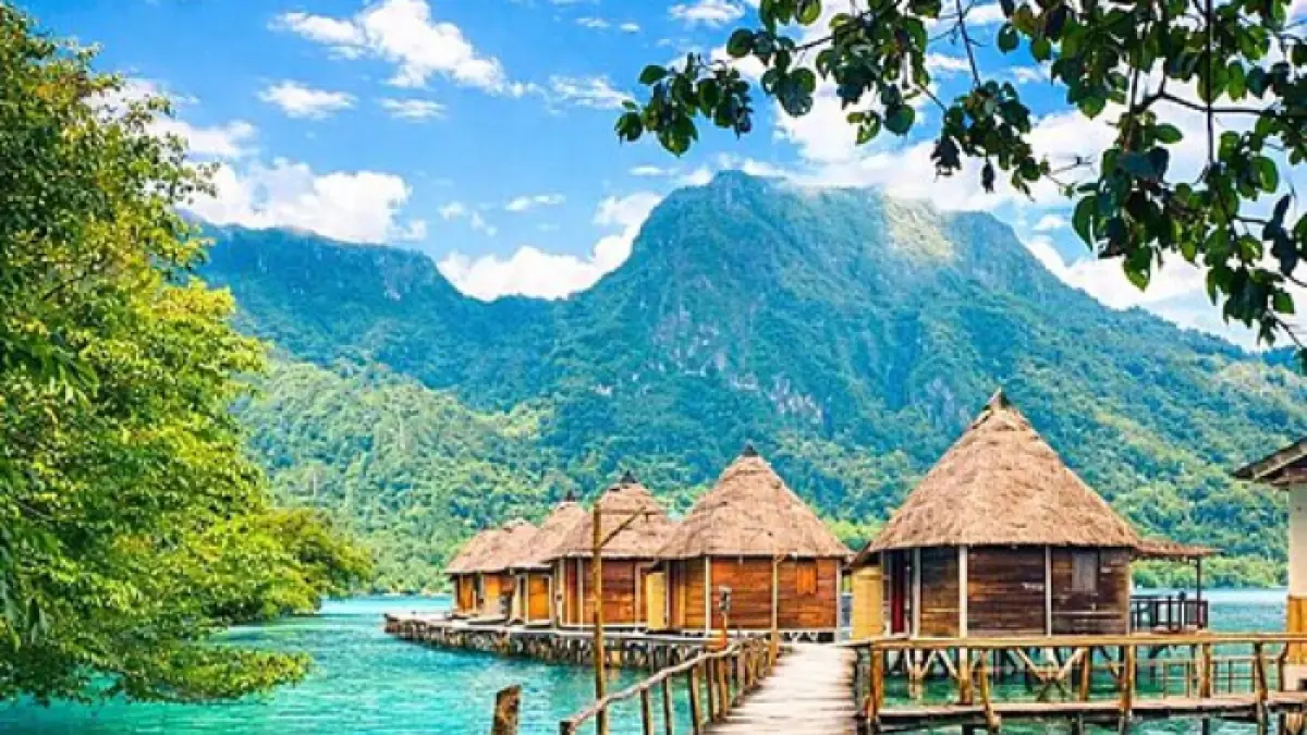 Pantai Ora Maluku (Wikipedia)