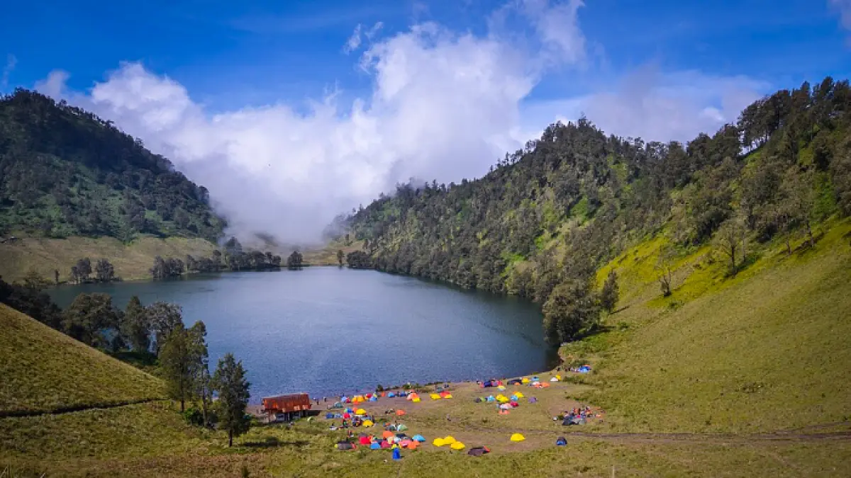 Ranu Kumbolo Jawa Timur (WIkipedia)