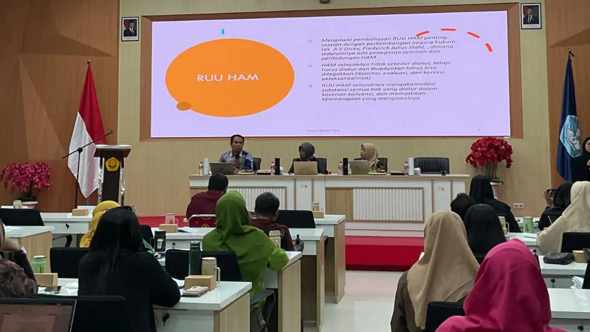Uji publik RUU HAM yang digelar oleh SEPAHAM bersama PSG Unej dan YAPPIKA di Gedung Kewirausahaan Unej, Kamis (2/7/2026).