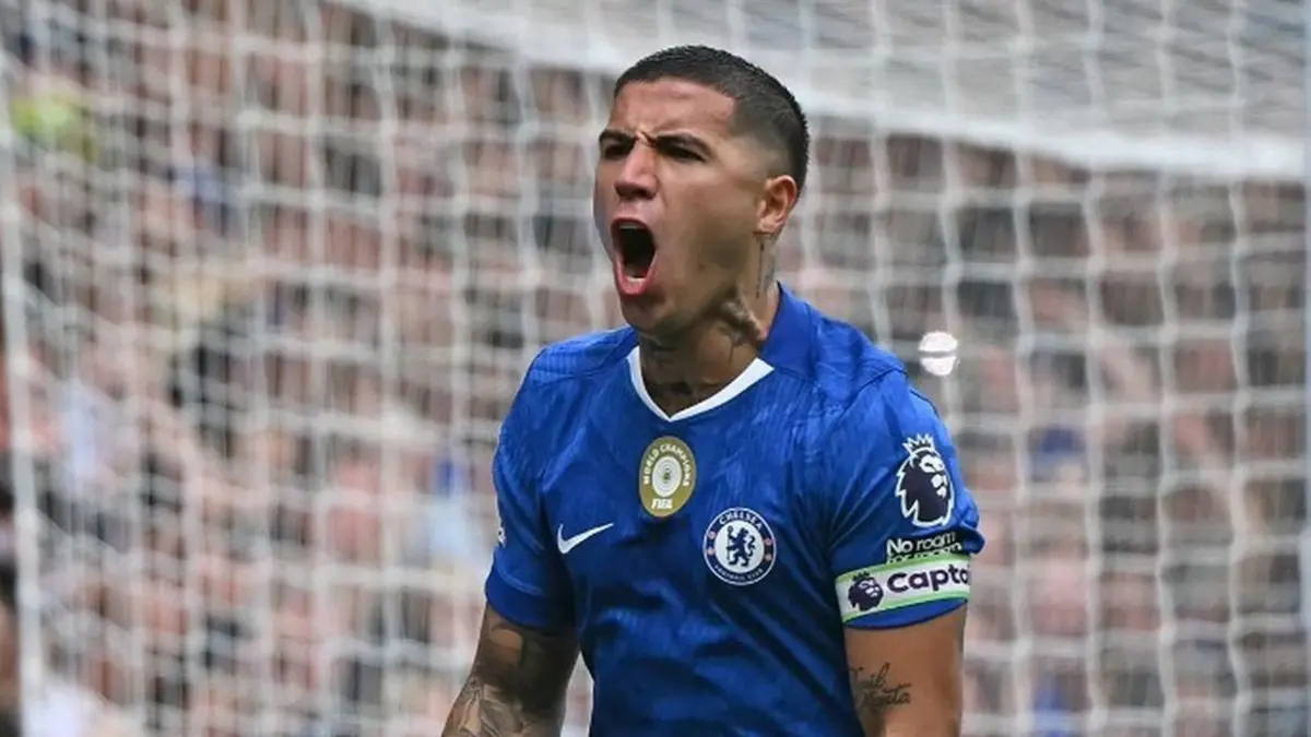 Ulasan mendalam seputar dunia olahraga setelah muncul klarifikasi mengenai Real Madrid bantah incar Enzo Fernandez dari Chelsea guna mempermudah pemilihan informasi harian konsumen pekan ini. (AFP/JUSTIN TALLIS)