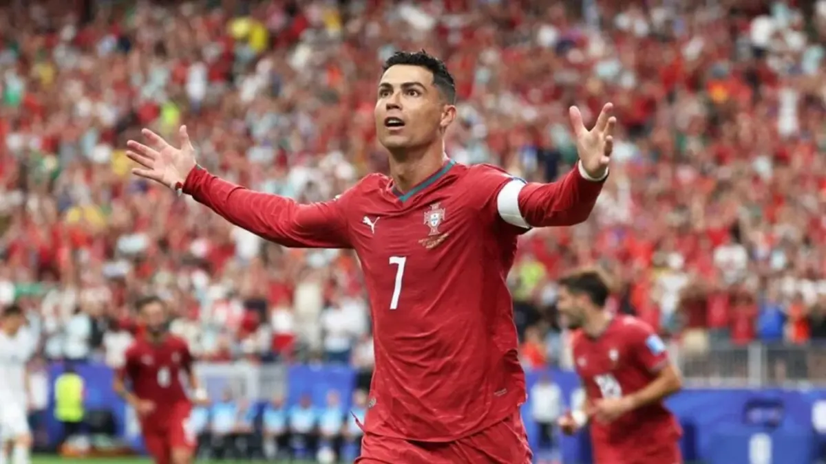 Ulasan mendalam seputar dunia olahraga setelah muncul rilis berkala mengenai kemenangan timnas Portugal guna mempermudah pemilihan informasi harian konsumen pekan ini. (AFP)
