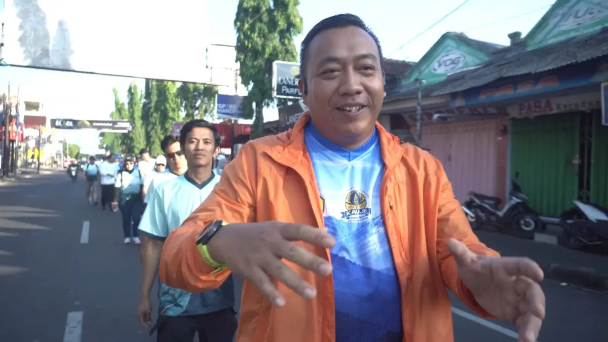 ANTUSIAS: Bupati Situbondo, Yusuf Rio Wahyu Prayogo alias Mas Rio begitu semangat dalam event Jalan Gembira KAUJE Fest 2026 Sabtu Pagi (6/7/2026)