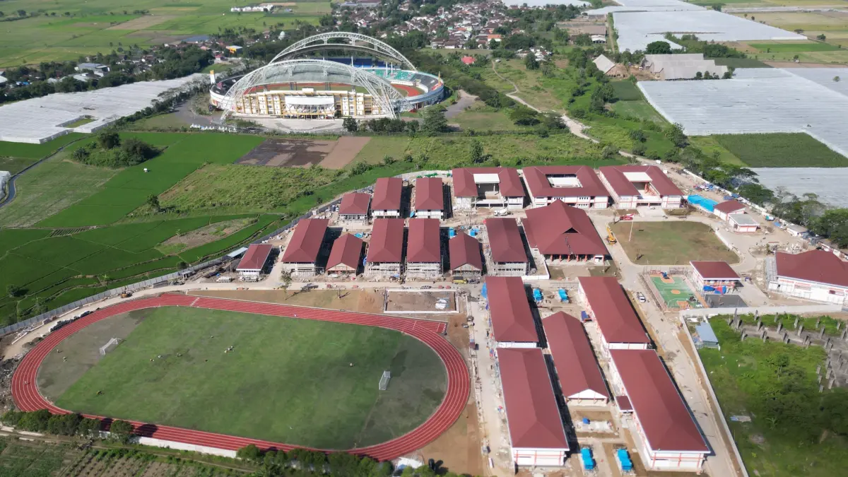 Foto udara kompleks Sekolah Rakyat di kawasan Stadion JSG. Bangunan yang megah nan asri. (YULIO FA/HALOJEMBER)