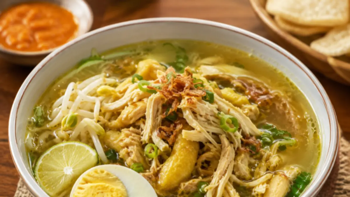 Soto ayam kampung (AI/Halojember)