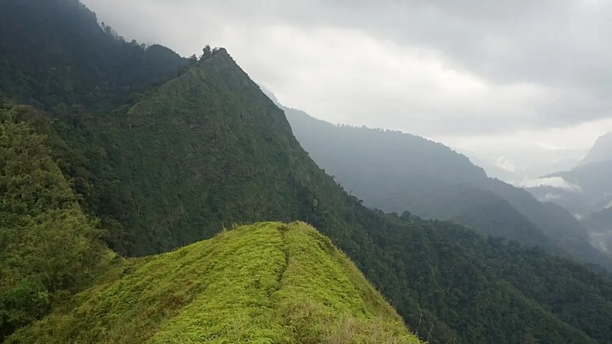 Bukit Watu Jengger (Wikipedia)