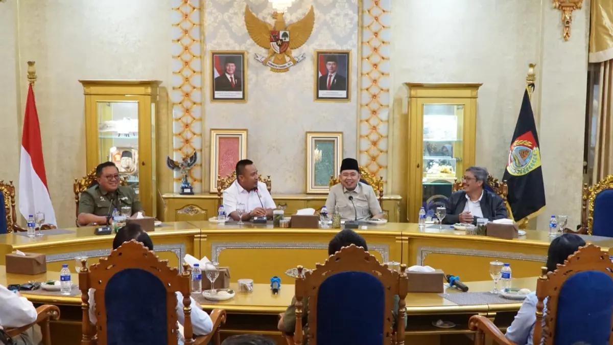 Audiensi Direktur Pengadaan Perum Bulog RI bersama Bupati Jember Muhammad Fawait, Rabu (5/8). (Bulog Jember)