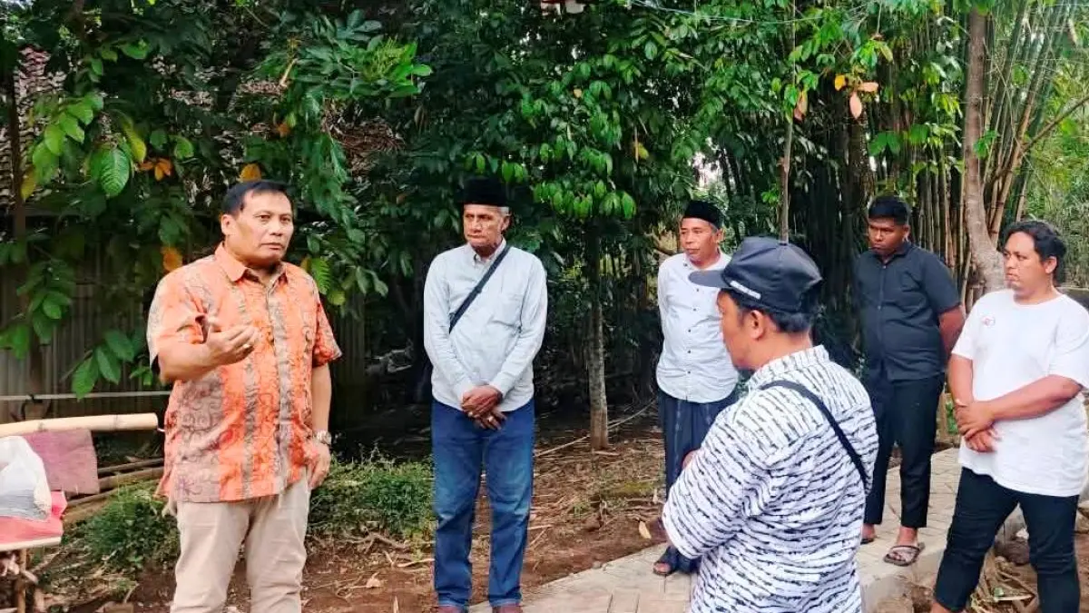 Anggota DPRD Provinsi Jawa Timur, M. Satib, menyatakan legislator wajib turun ke lapangan saat serap aspirasi agar mengetahui kondisi sebenarnya. (Tim BHS)