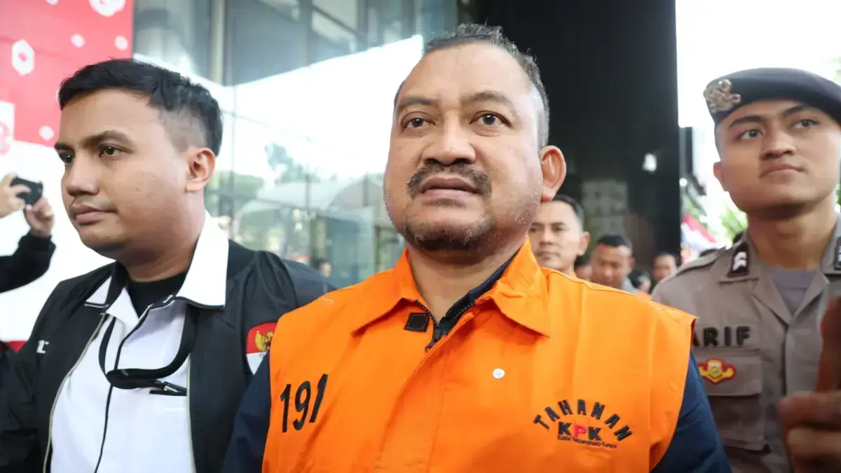 Bupati Pemalang, Anom Widiyantoro terjaring OTT KPK, Kamis (30/7). (JawaPos)