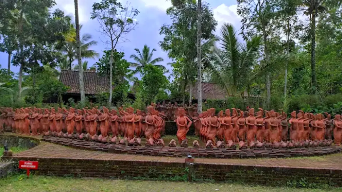 Wisata Taman Gandrung Terakota Banyuwangi (Foto: Google)