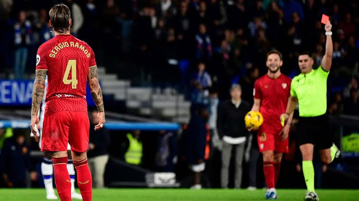Sergio Ramos kembali mengoleksi Kartu Merah pada laga Real Sociedad vs Sevilla (sumber foto Getty Images)