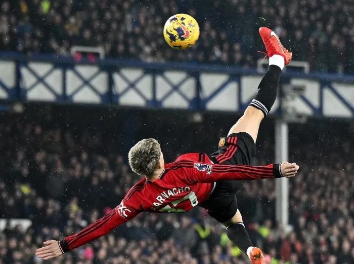 Tendangan bicycle kick Alejandro Garnacho warnai kemenangan Manchester United di Goodison Park (IG manchesterunited)