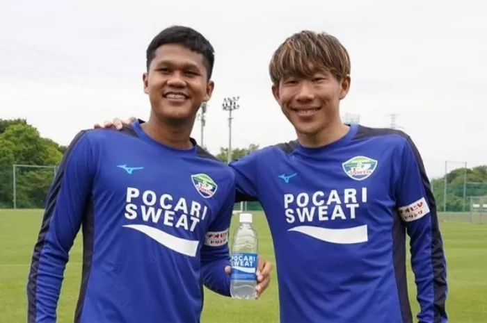 M Fadilla Akbar (kiri) saat berkesempatan berlatih di tim klub Liga 2 Jepang, Tokushima Vortis,