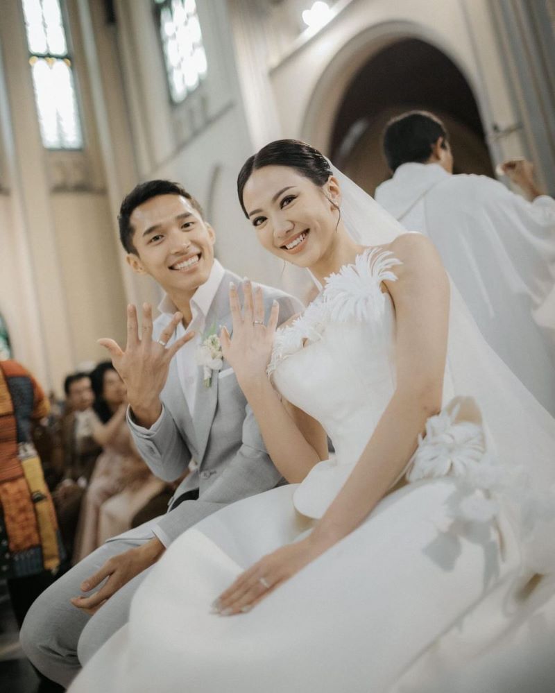Pasangan Jonathan Cristie dan Cresentia Shania Junianatha alias Shanju. (Instagram/@shanju)