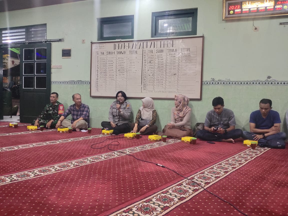 DAMAI: Suasana sosialisasi di Masjid At-Tauhid Kampung Bintaran, Kota Jogja. (Dok Polresta Jogja)