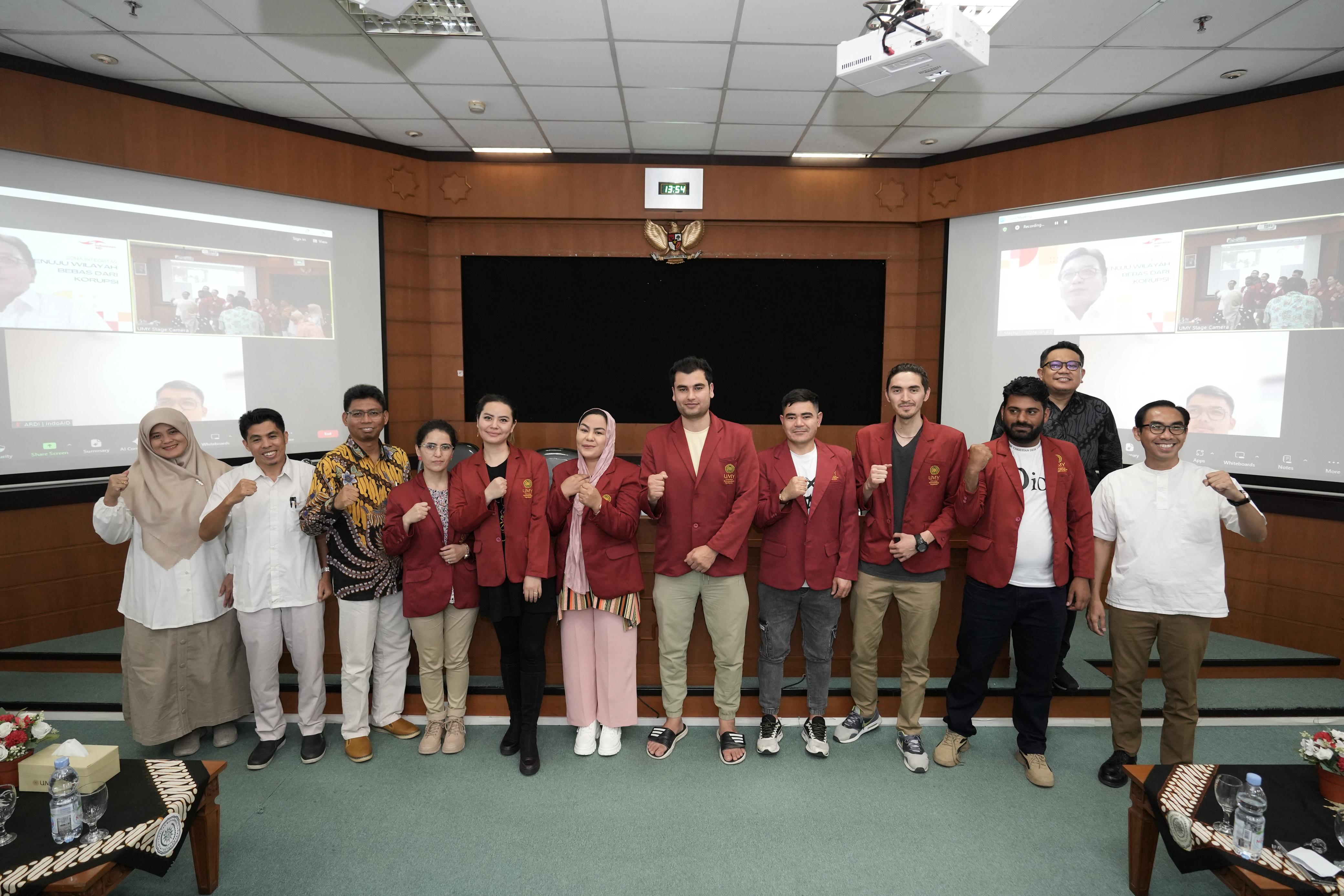 Tujuh mahasiswa Afghanistan diterima di beberapa program studi pascasarjana Universitas Muhammadiyah Yogyakarta (UMY).