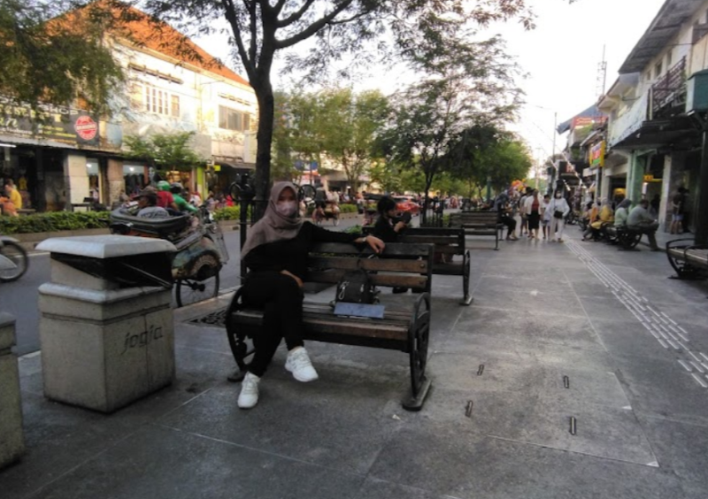 Berswafoto di jalan Malioboro, Yogyakarta. (Google/Asih Setiyani)