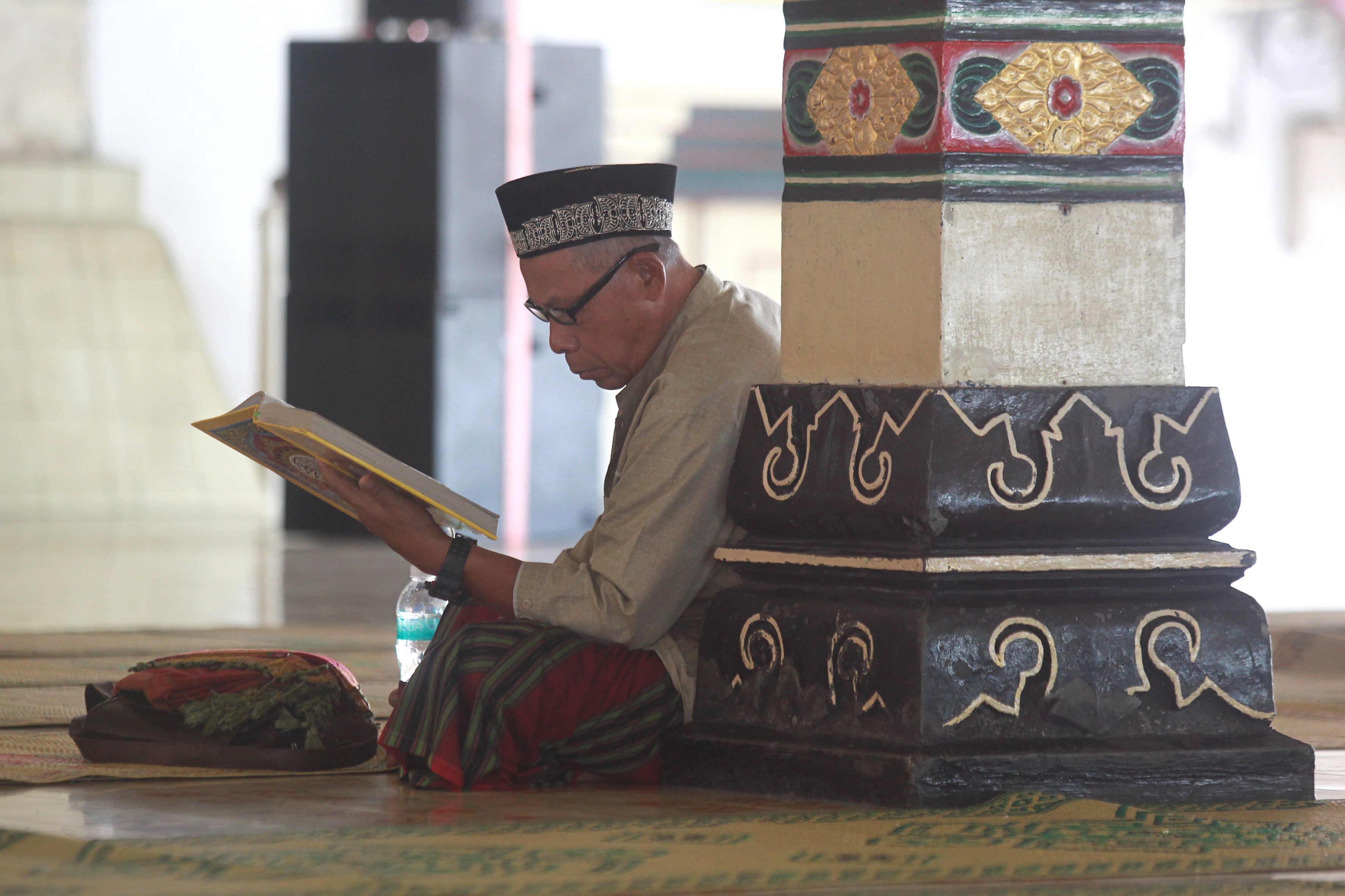 warga mengikuti semaan Alquran di Masjid Gede Kauman