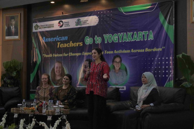 Madrasah Aliyah Negeri (MAN) 2 Kulon progo sukses menyelenggarakan American Teachers Go to Jogja.