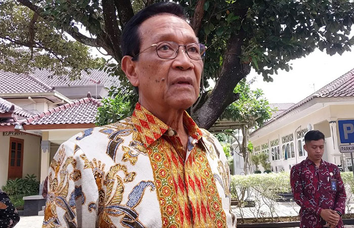 Gubernur DIJ Hamengku Buwono X