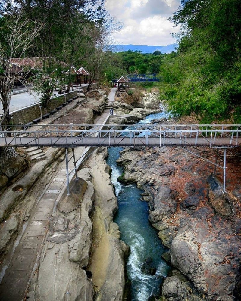 Pesona Lava Bantal di Berbah, Kabupaten Sleman, Yogyakarta. (IG/@ini.sleman)