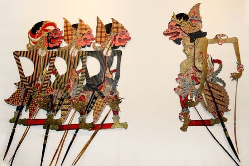 Ilustrasi kesenian wayang kulit. Diketahui ada beragam wayang kulit di Asia Tenggara.