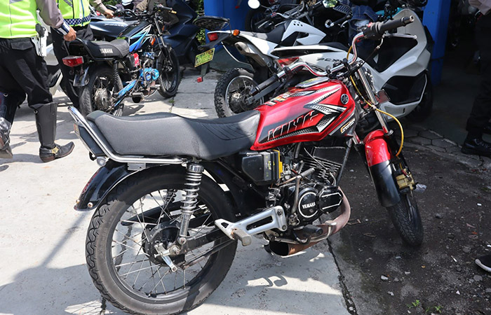 DITINDAK: Knalpot brong yang tidak sesuai standar disita Polres Bantul karena terlalu bising usai dikeluhkan oleh masyarakat.