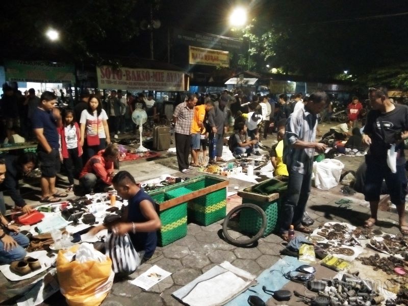 Suasana Pedagang Pasar Senthir.