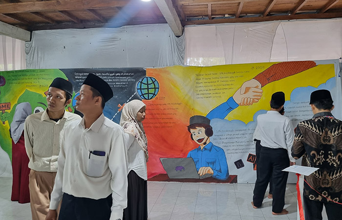 BERAGAM: Hasil karya segenap siswa SMK Assalafiyyah Sleman dalam pameran bertajuk Exsavo. Pameran tersebut dibuat dalam rangka memberikan pengalaman bagi para siswa untuk menjalankan even dan berkompe