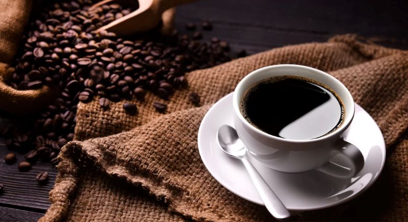 Ilustrasi kopi. Bagi sebagian orang, minum kopi bisa memicu kambuhnya GERD  dan meningkatkan risiko terjadinya peradangan organ lambung.