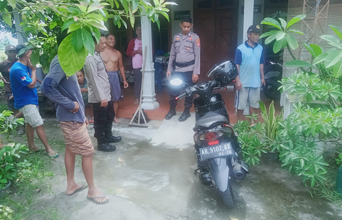 TEKOR: Sepeda motor milik pelaku yang tertinggal di lokasi menjadi perhatian warga.DOKUMEN POLRES BANTUL