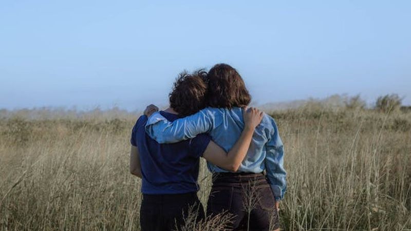 Ilustrasi menjaga hubungan baik agar tetap solid.