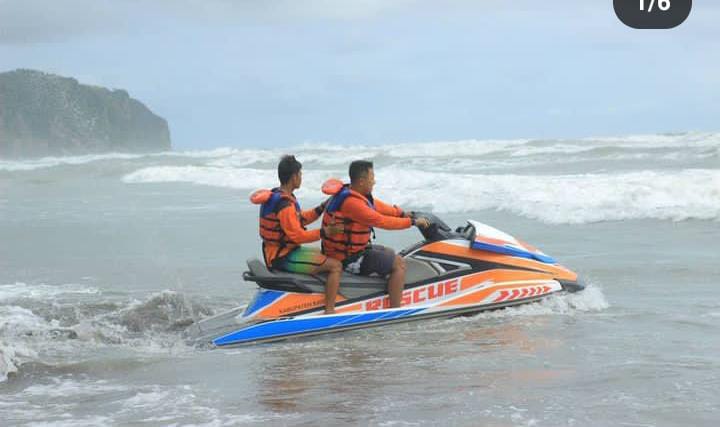 Liburan bersama teman di pantai Parangtritis menjadi pilihan yang tepat