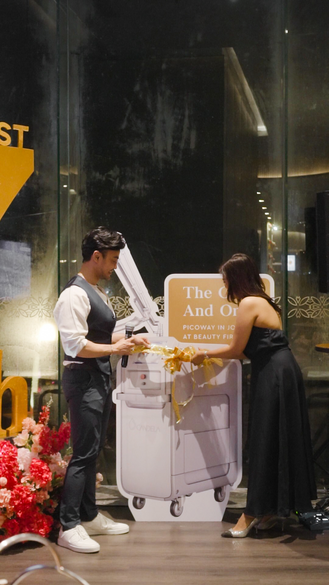 Beauty First Priority Clinic resmi menginjak usia ke 7 tahun, dengan mengangkat tema Beaut&eacute; Soir&eacute;e 7.0 dan diselenggarakan pada hari Minggu, 25 Februari 2024 di The Lounge Marriot Hotel. D