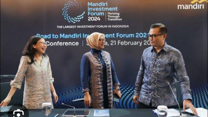 Direktur Capital Market Mandiri Sekuritas Silva Halim, Direktur Treasury and International Banking Bank Mandiri Eka Fitria, dan Chief Economist Bank Mandiri Andry Asmoro. (dok. Mandiri)