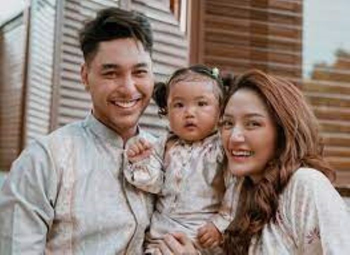 Krisjiana Baharudin dan istrinya, Siti Badriah kesal dengan salah satu karyawan di taman bermain Kawasan Jakarta Selatan