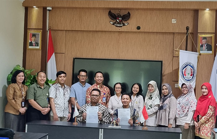 SIMBOLIS: Sesi penandatanganan MoU antara Stikes Notokusumo Jogjakarta dengan Japan Interstudy Center (JIC) kemarin (27/2).